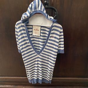 Hollister Short/Half Sleeve Hooded Sweater